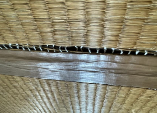 床、畳のめくれ（掃除中）
