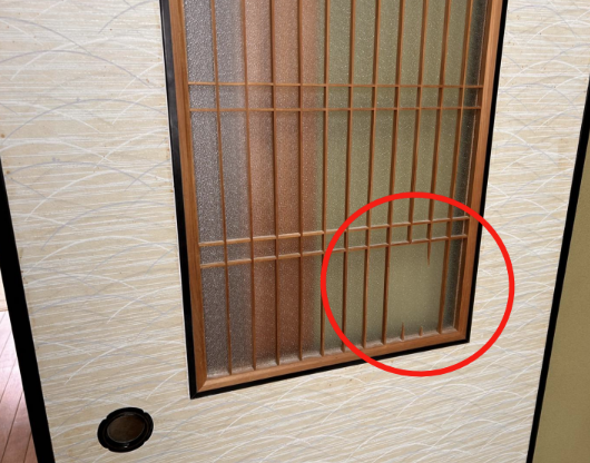 扉の破損(転倒による)